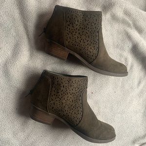 Carlos by Carlos Santana Brett bootie